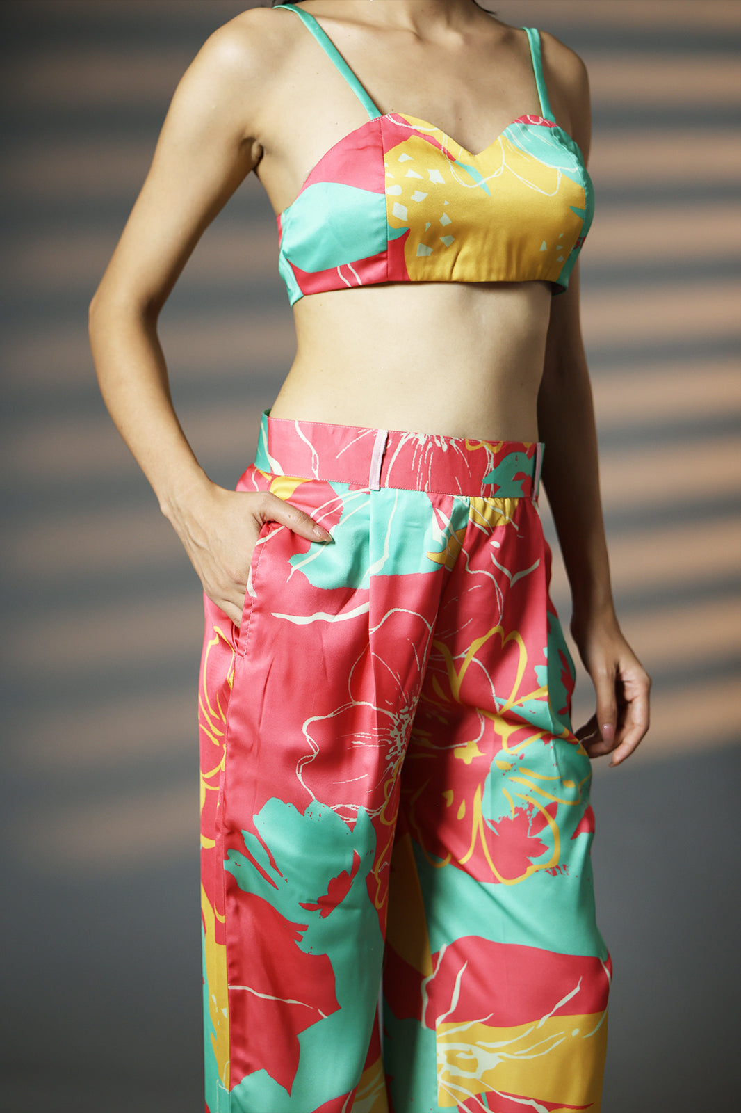 Abstract Aura Modal Coord Set