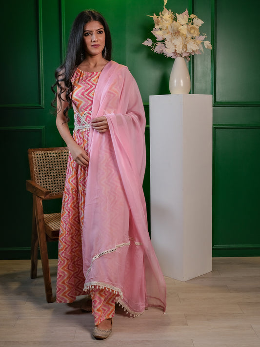 Glinting Pink Leheriya Ethnic Set with Embroidered Lace Dupatta & Belt