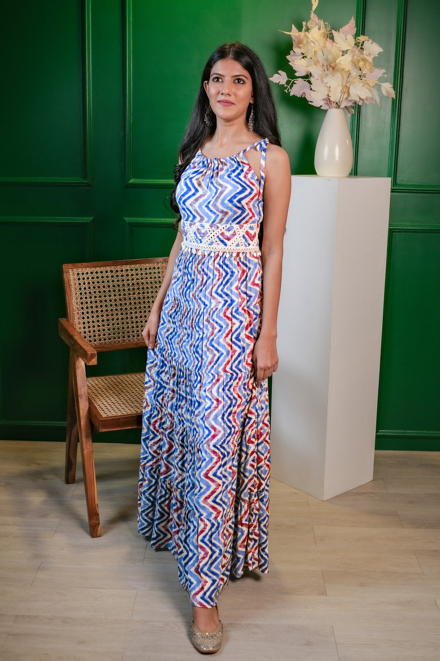 Unique Leheriya Ethnic Set with Embroidered Lace Dupatta & Heavy Belt