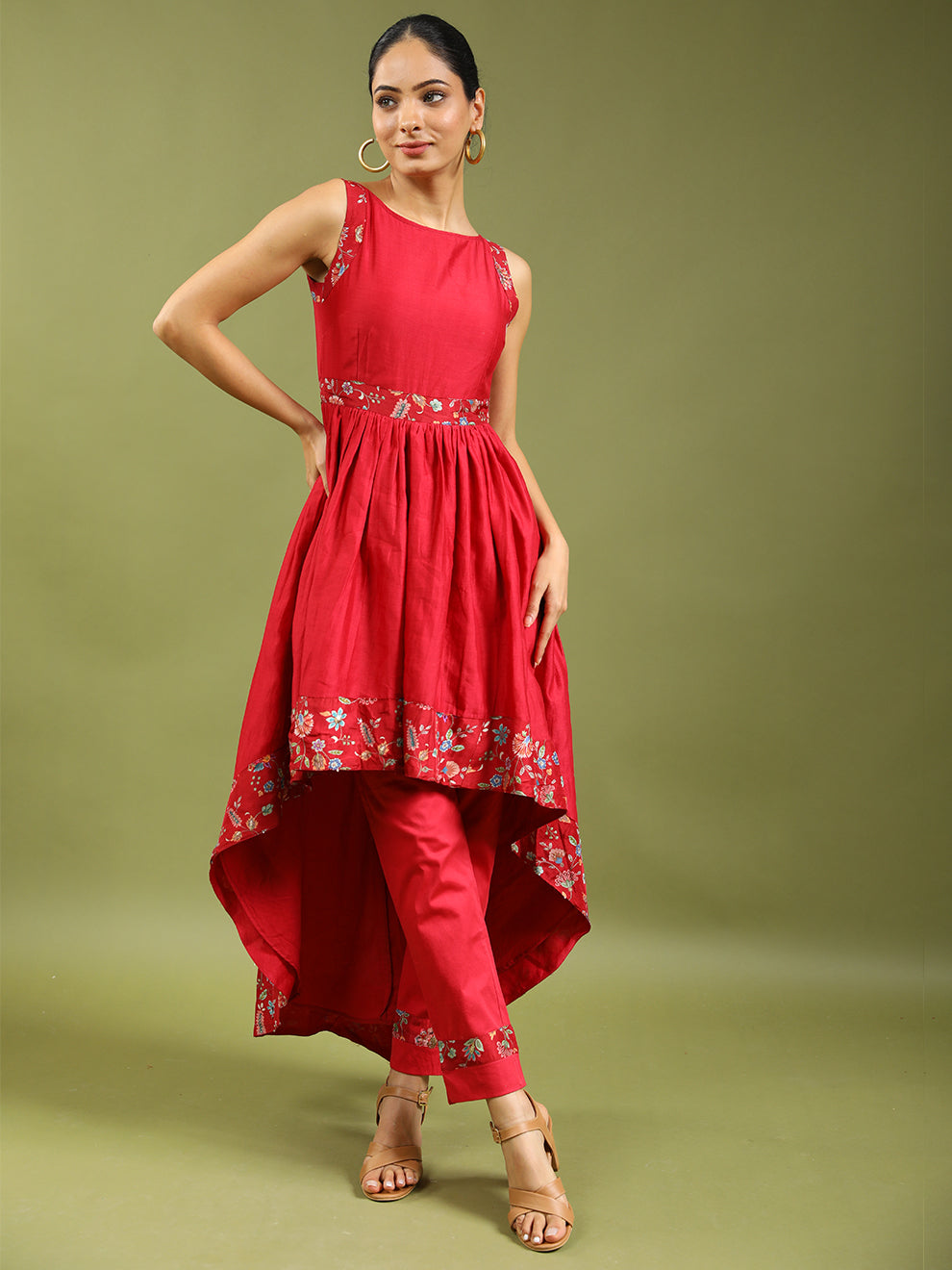 Hot Chanderi Silk Ethnic Kurta & Pant with Embroidered Border