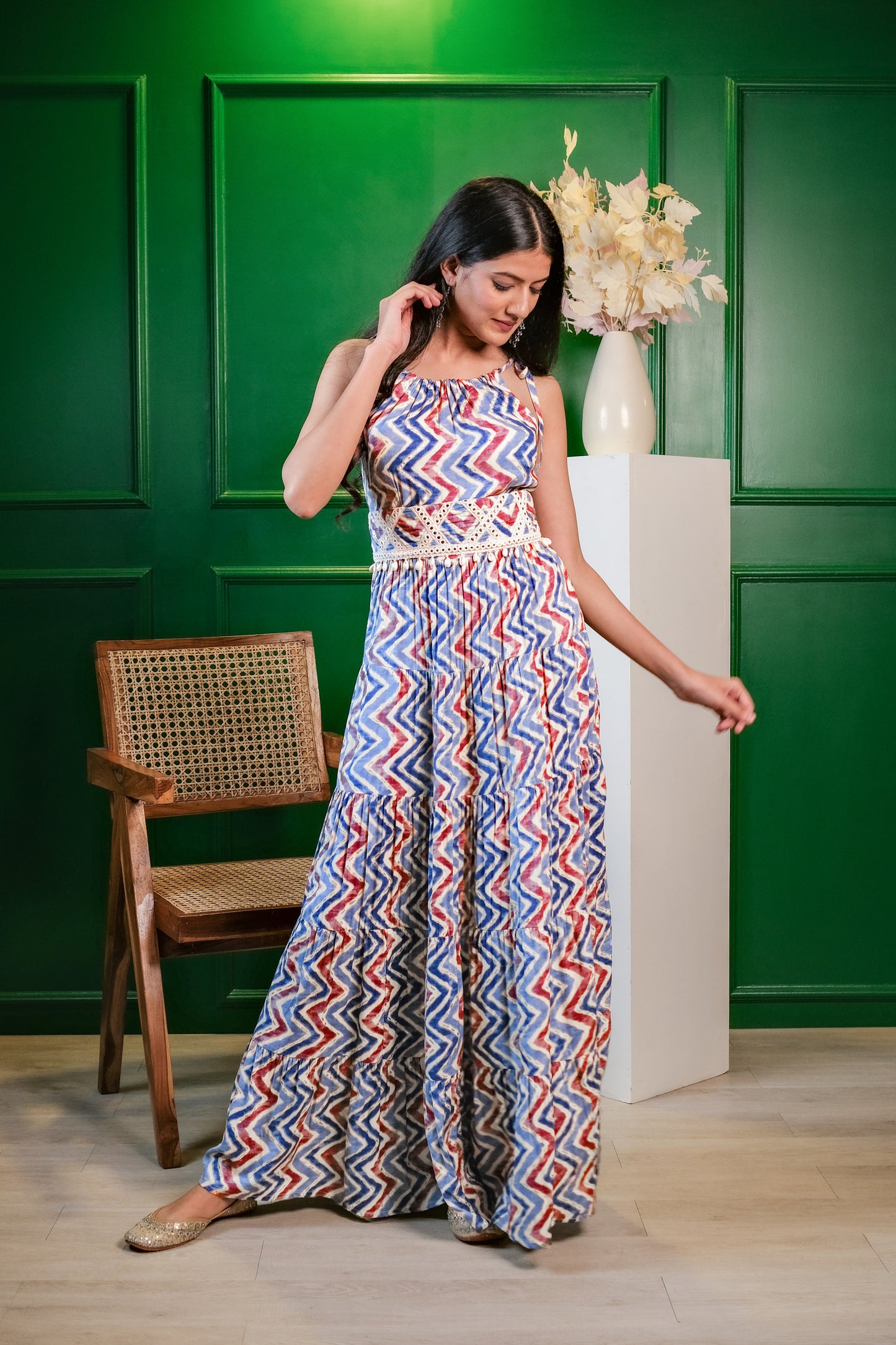 Unique Leheriya Ethnic Set with Embroidered Lace Dupatta & Heavy Belt