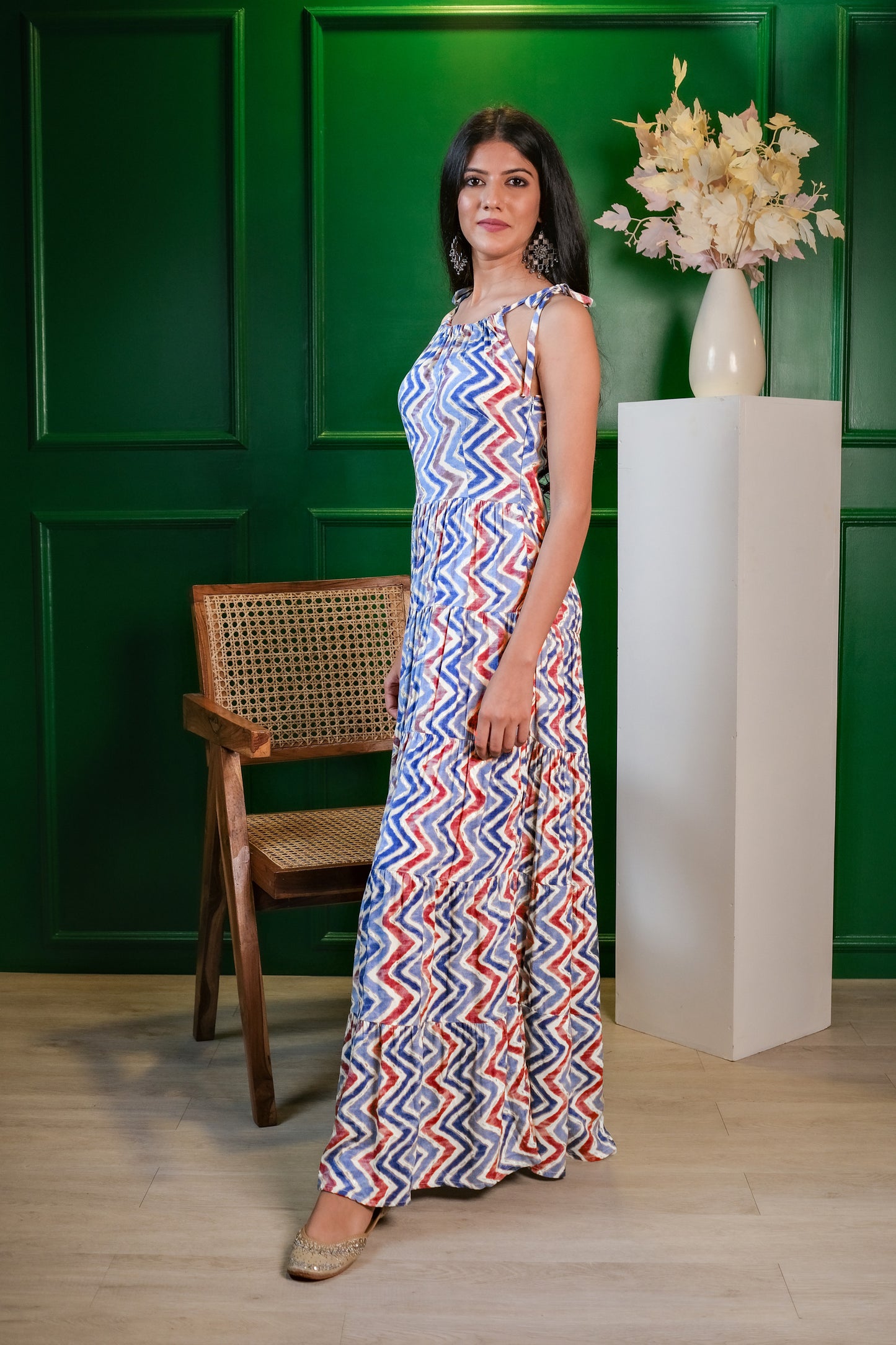 Unique Leheriya Ethnic Set with Embroidered Lace Dupatta & Heavy Belt