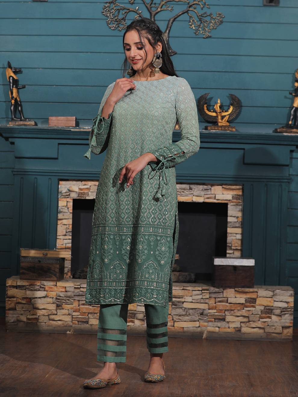 Harita Chikankari Embroidered Kurta and Pant (Set of 2)