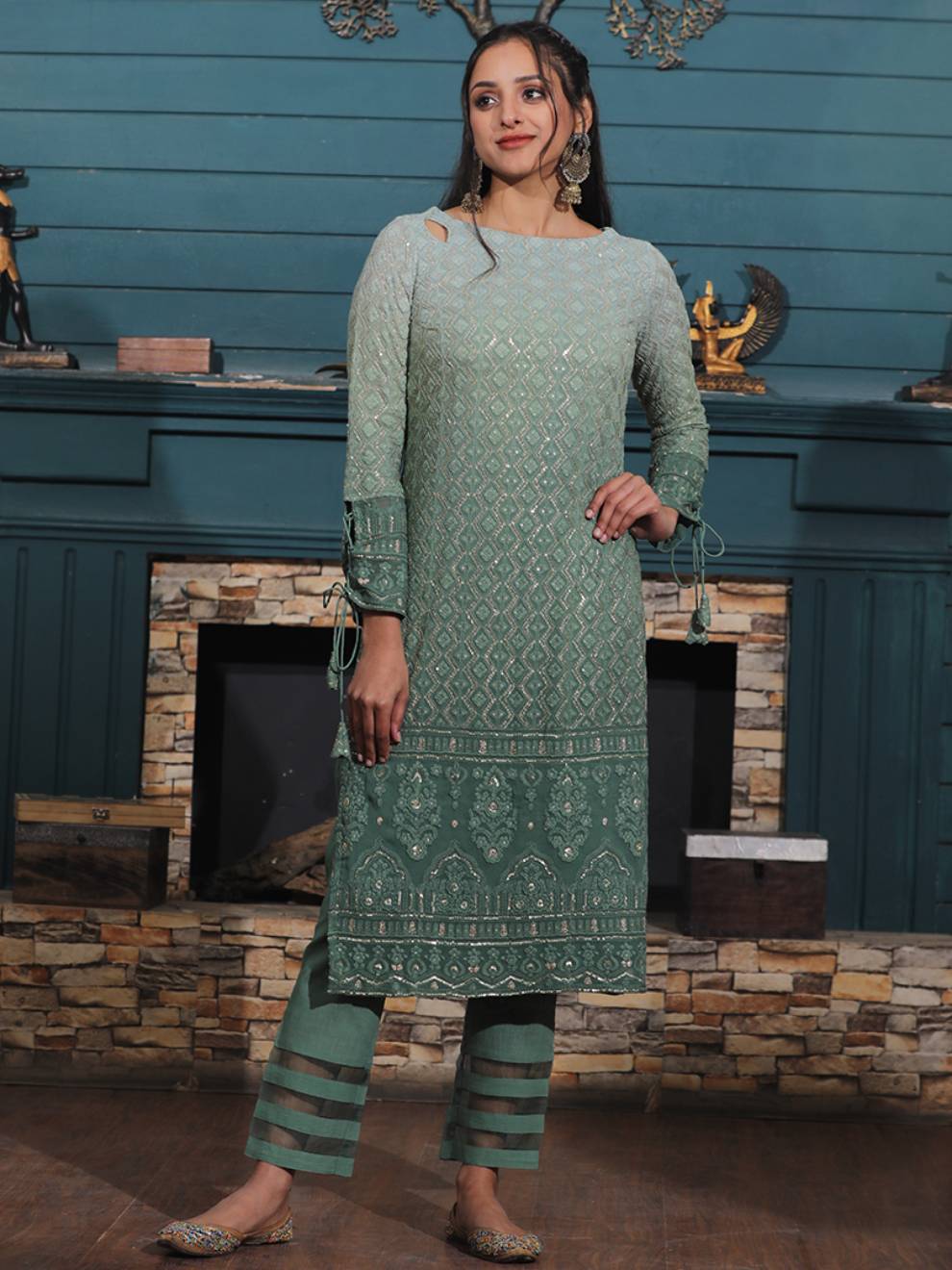 Harita Chikankari Embroidered Kurta and Pant (Set of 2)