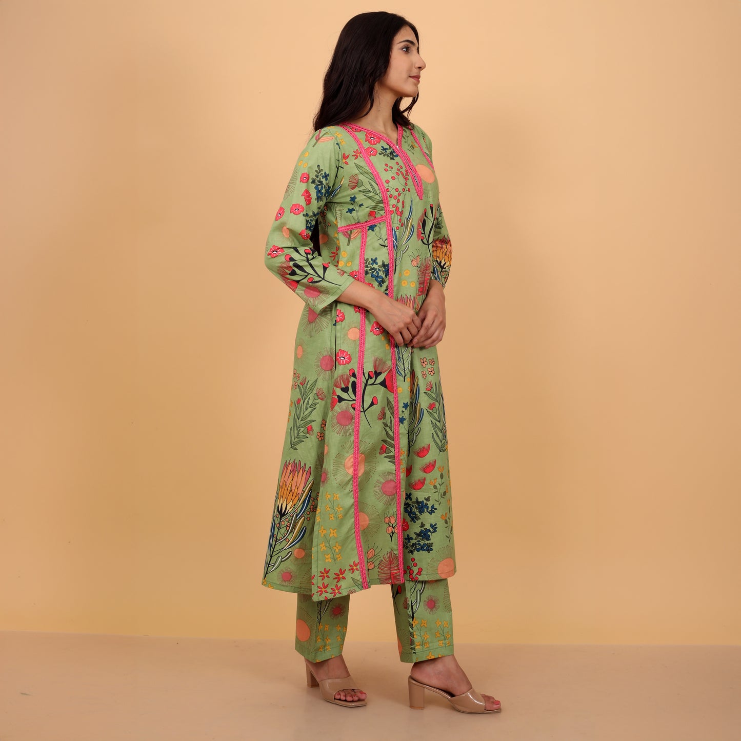 Fashionable Floral Print  Kurta and pant with Dupatta