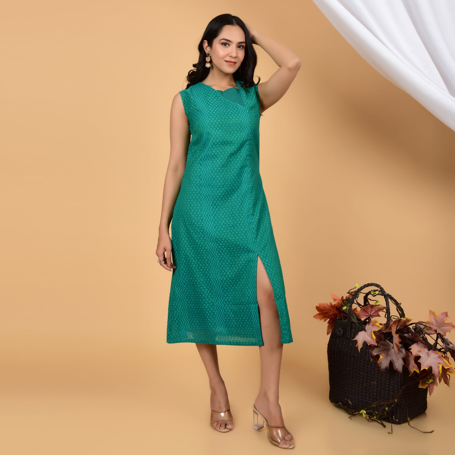 Elegant Green Sleeveless Chanderi Dress